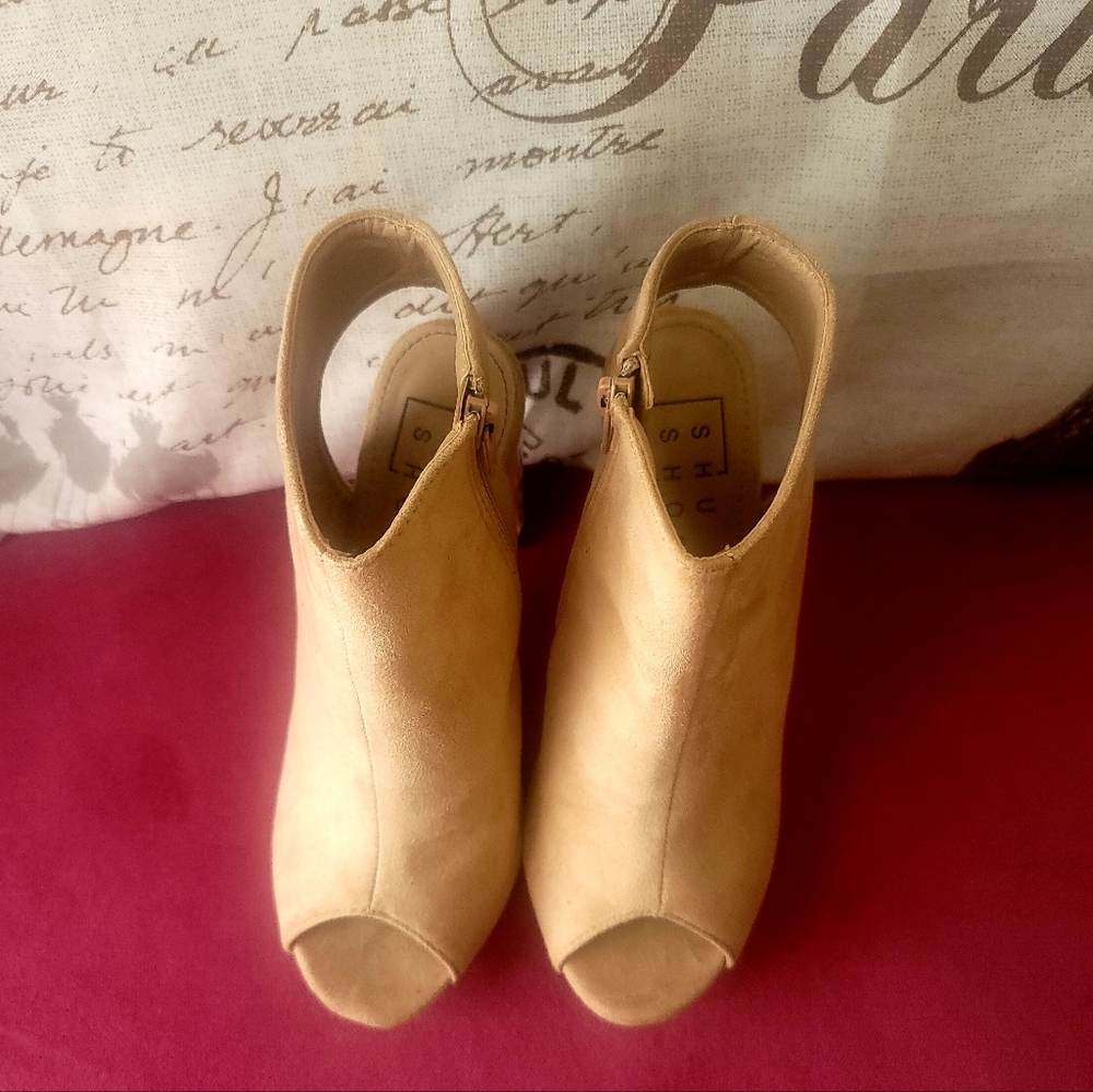 Booties open toe, open back